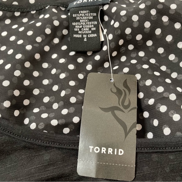 Torrid Size 4 Black & White High Low Polka Dot Short Sleeve Top NWT - Picture 4 of 4